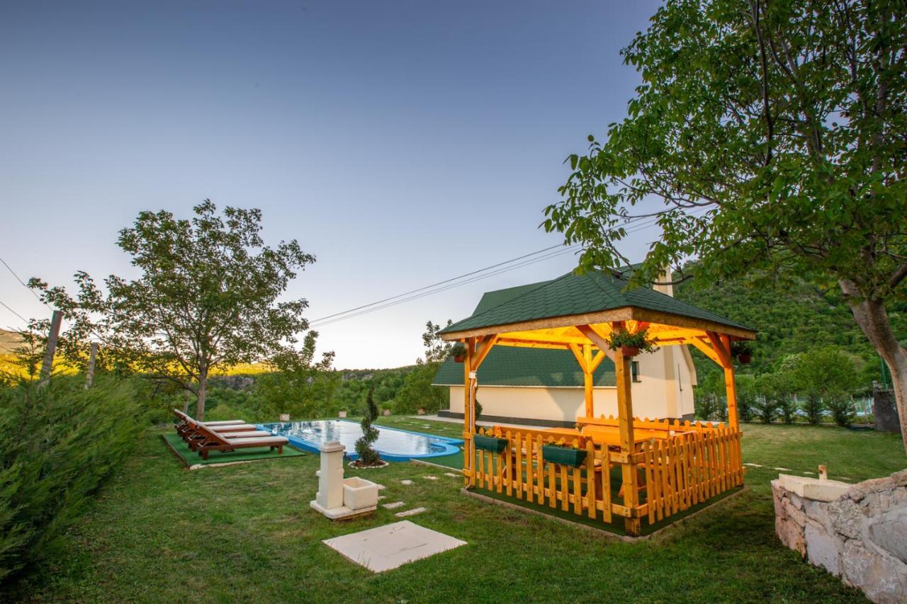 منزل الضيف Nikšić  في Cozy House Ostrog المظهر الخارجي الصورة